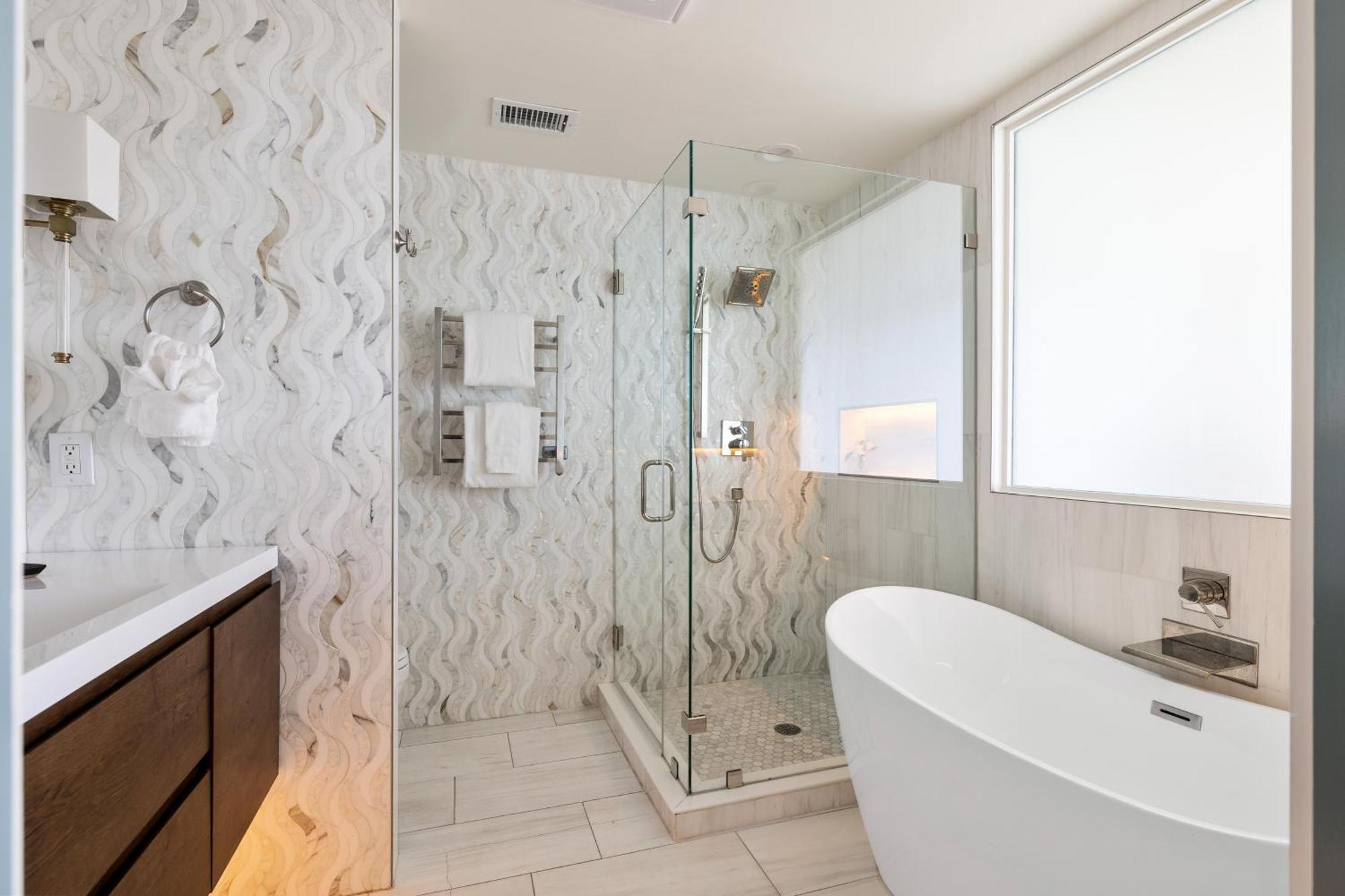 Regatta Inn - Adults Only ฟอลลีบีช ภายนอก รูปภาพ