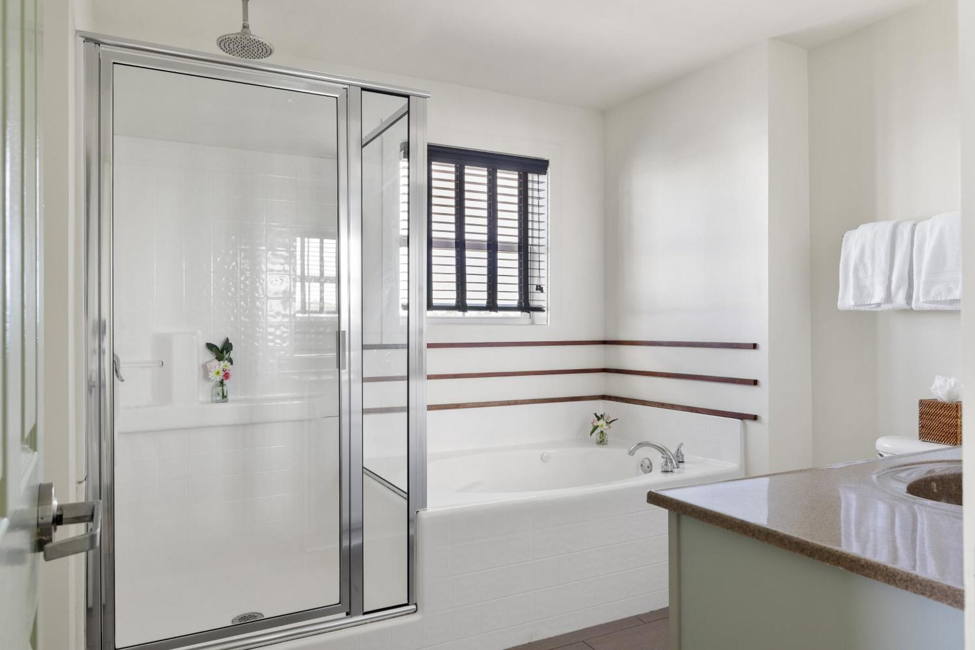Regatta Inn - Adults Only ฟอลลีบีช ภายนอก รูปภาพ
