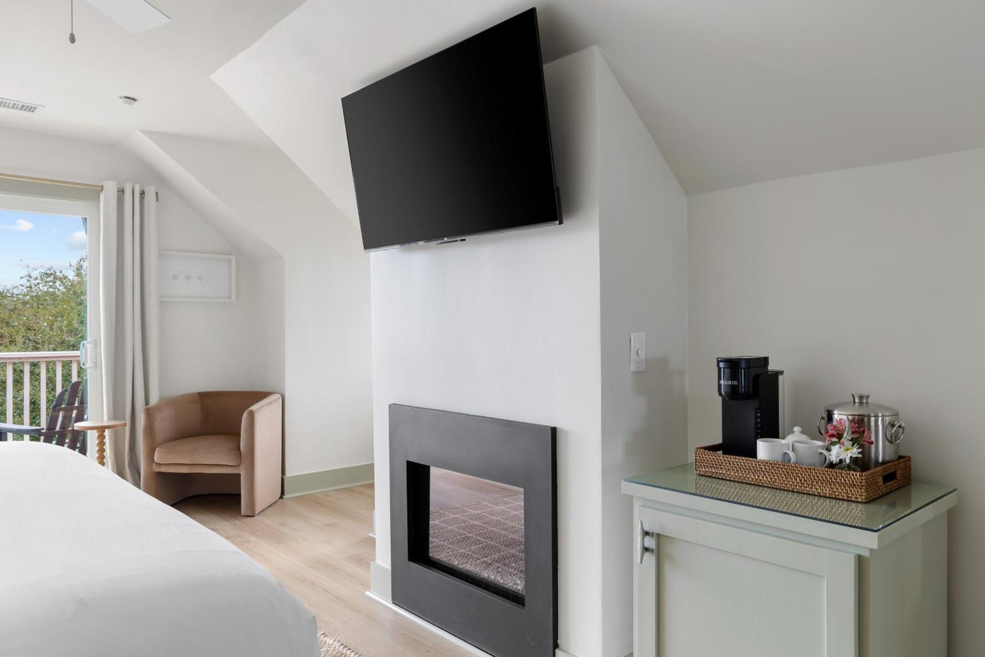 Regatta Inn - Adults Only ฟอลลีบีช ภายนอก รูปภาพ