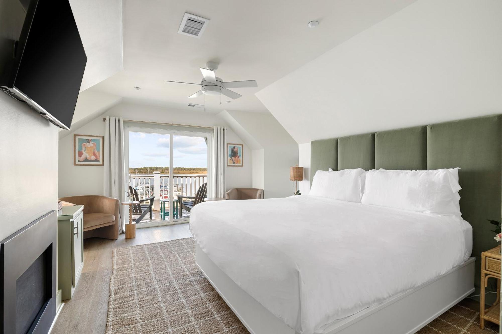 Regatta Inn - Adults Only ฟอลลีบีช ภายนอก รูปภาพ